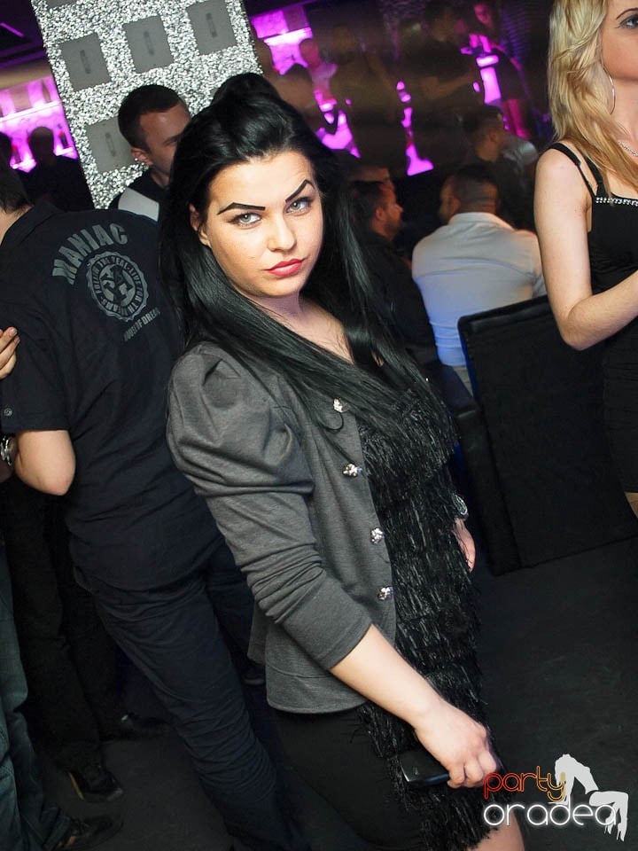 Petrecere cu muzică live în Club Life,