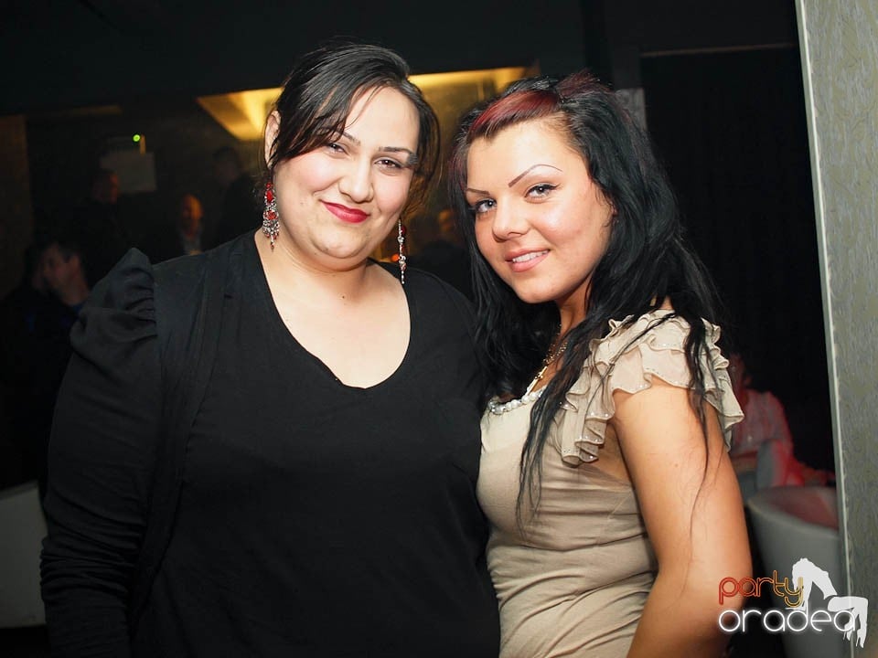 Petrecere cu muzică live în Club Life,
