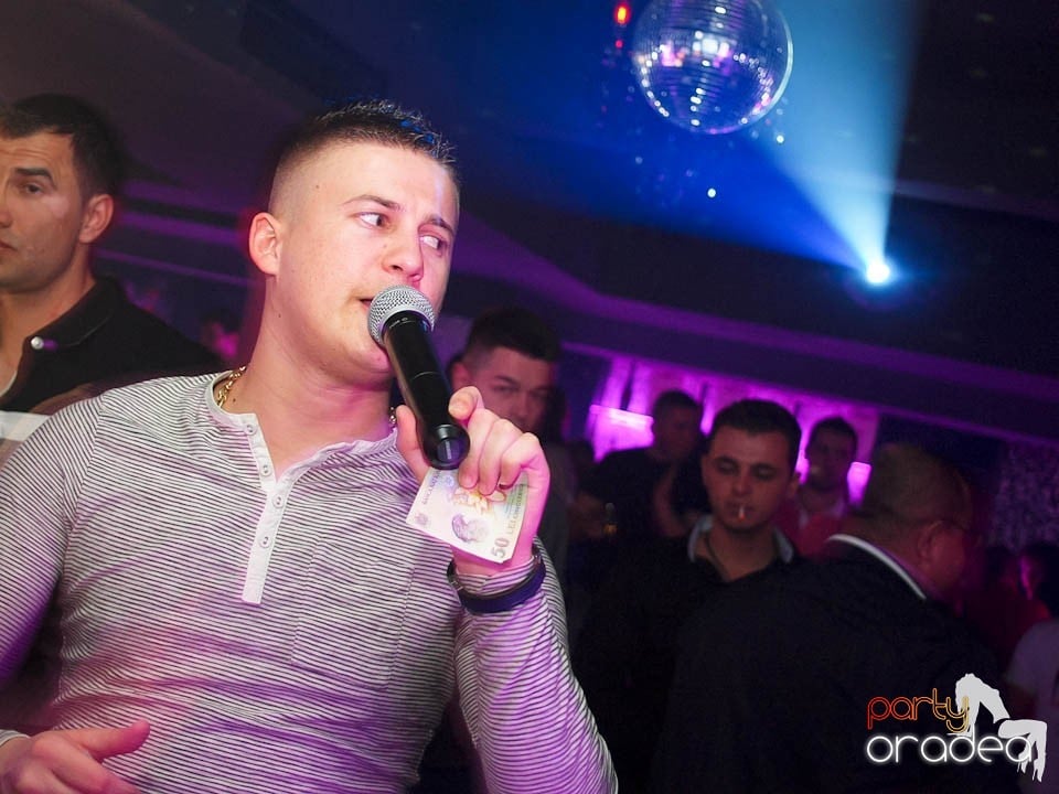Petrecere cu muzică live în Club Life,