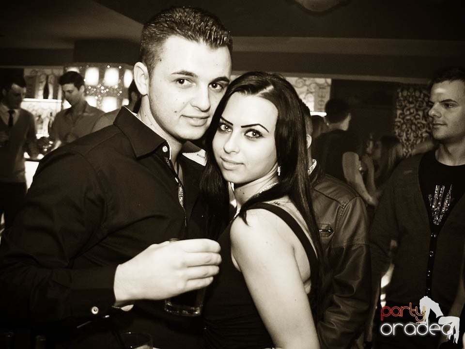 Petrecere cu muzică live în Club Life,