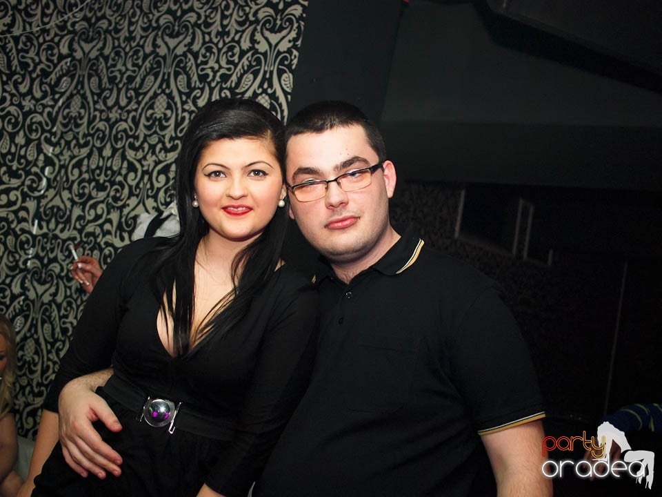 Petrecere cu muzică live în Club Life,