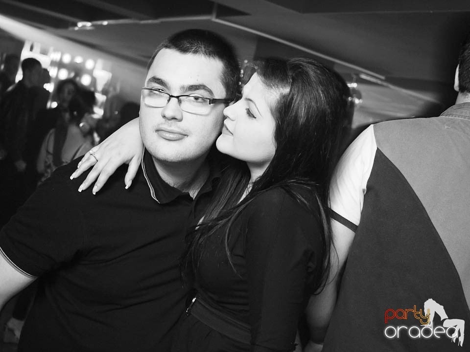 Petrecere cu muzică live în Club Life,