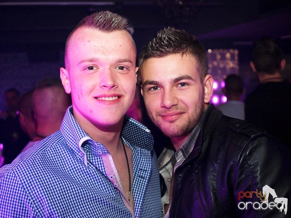 Petrecere cu muzică live în Club Life,