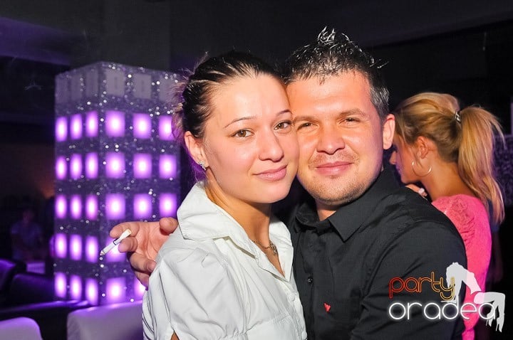 Petrecere cu muzică live în Club Life,