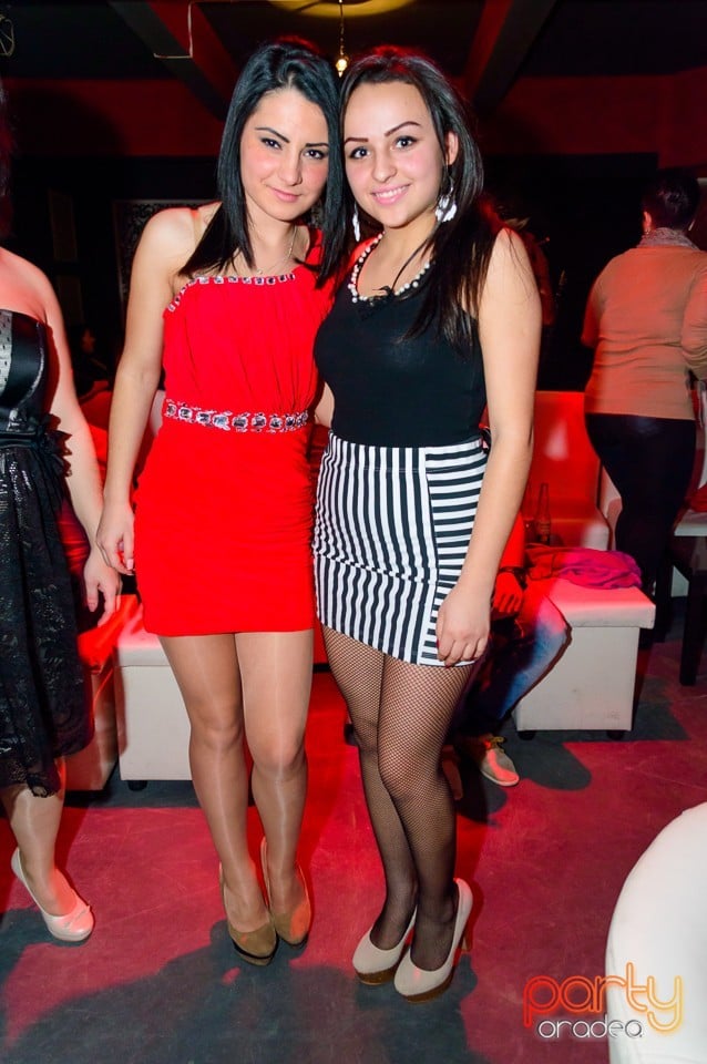 Petrecere cu muzică live în Club Life, 