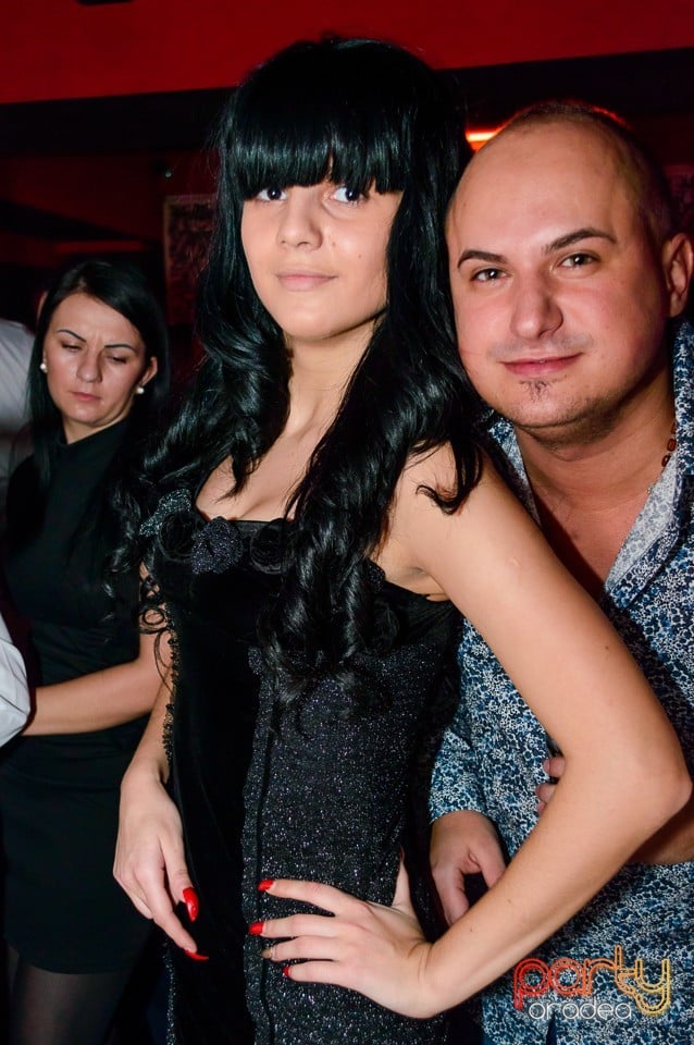 Petrecere cu muzică live în Club Life, 