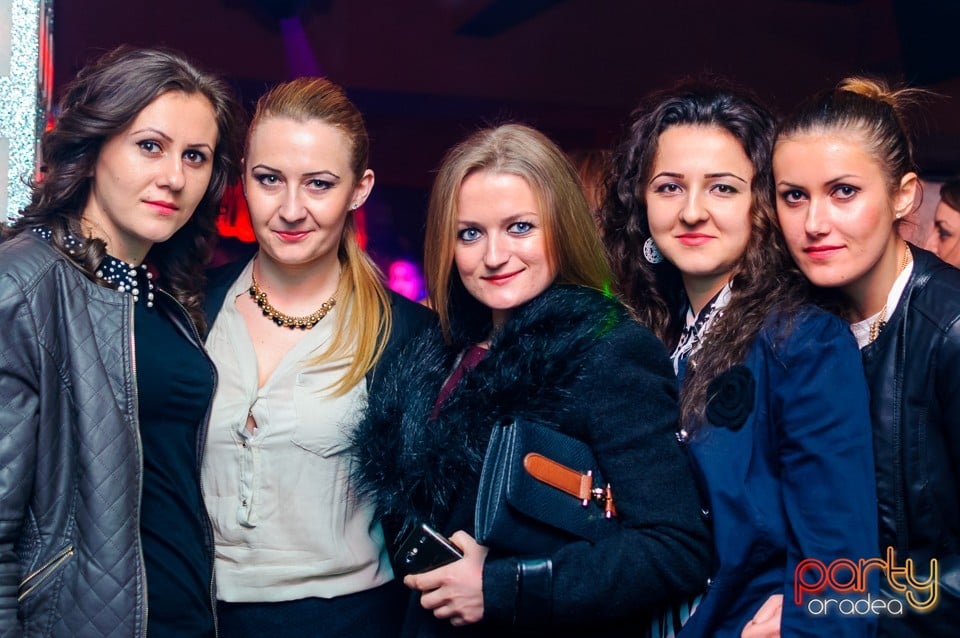 Petrecere cu muzică live în Club Life, 