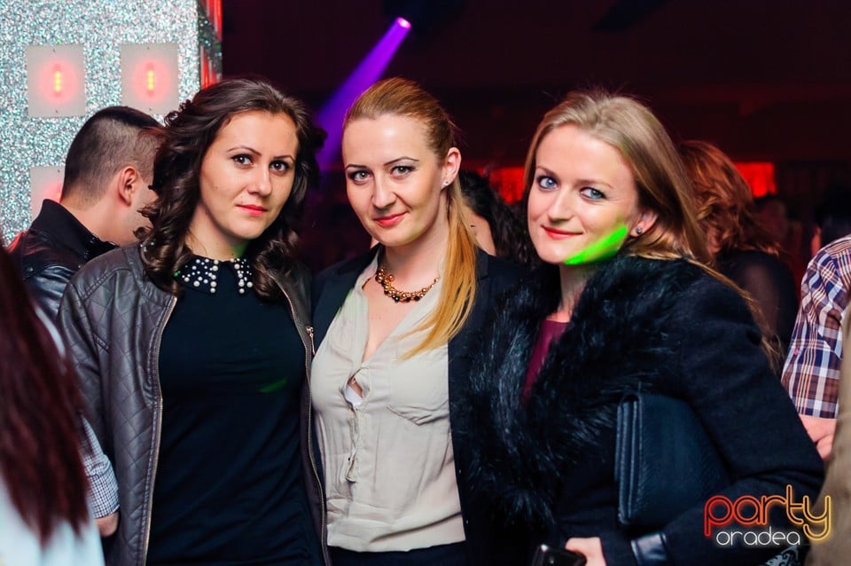 Petrecere cu muzică live în Club Life, 