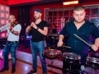Petrecere cu muzică live în Club Life