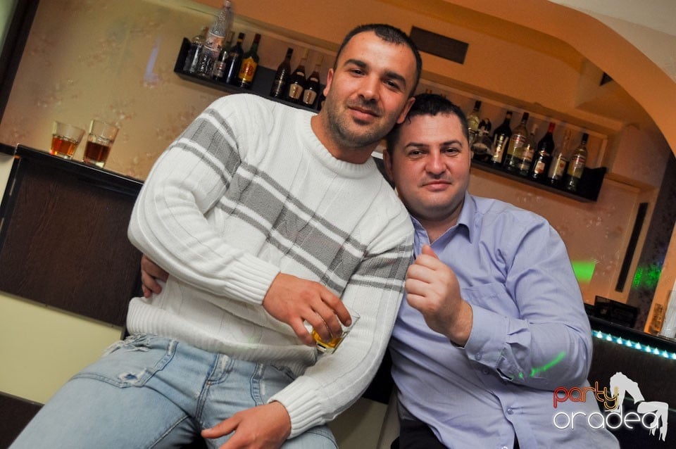 Petrecere cu muzică LIVE în Dizalya, 