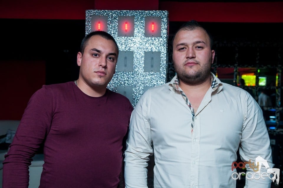 Petrecere cu muzică live,