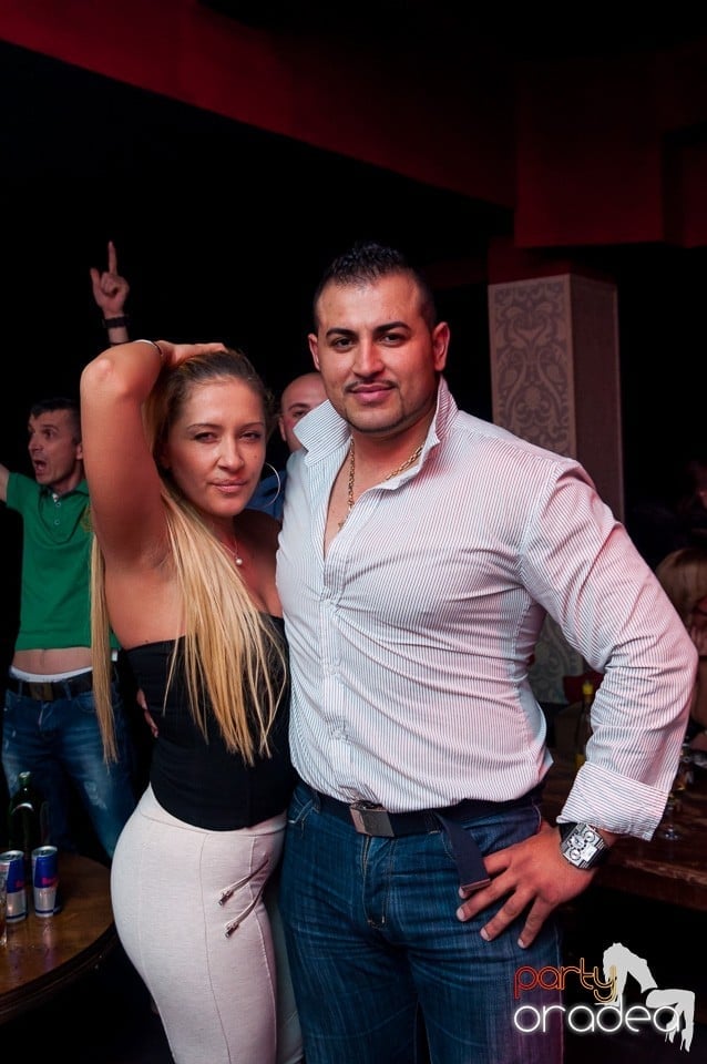 Petrecere cu muzică live,