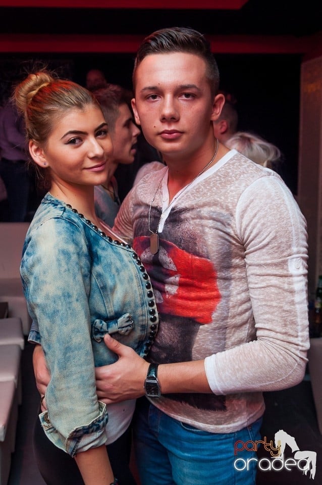 Petrecere cu muzică live,