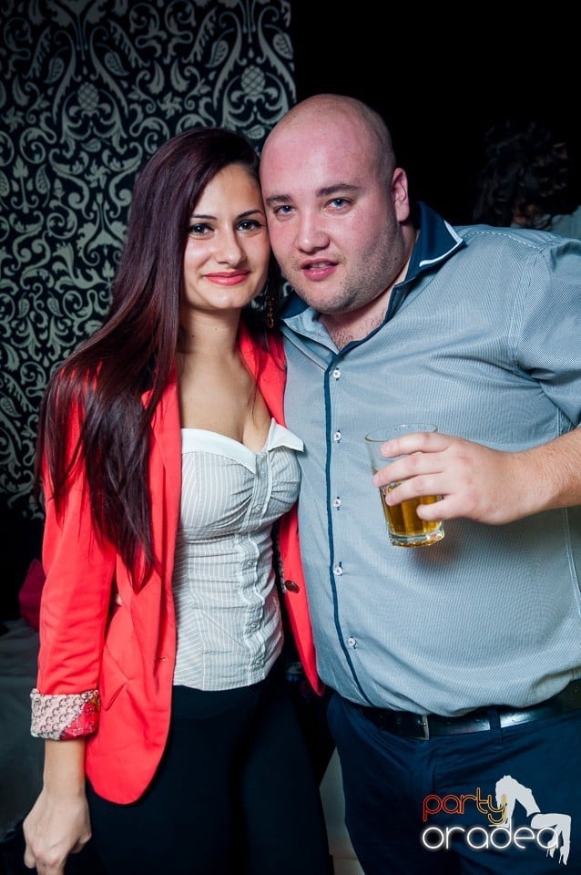Petrecere cu muzică live,