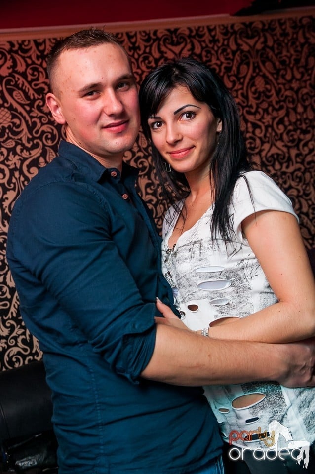 Petrecere cu muzică live,