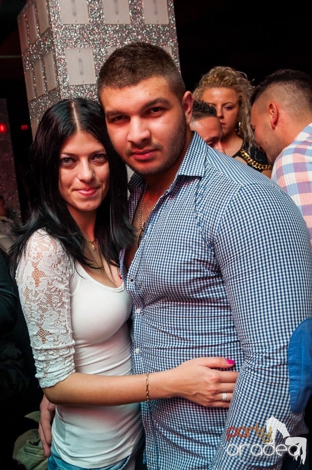 Petrecere cu muzică live,