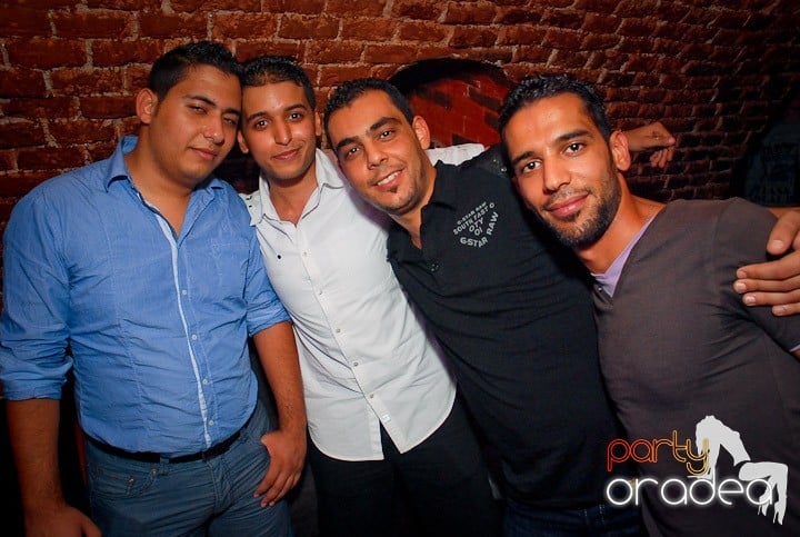 Petrecere cu ring de dans plin la Escape, 