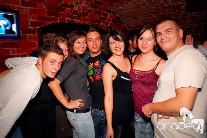 Petrecere cu ring de dans plin la Escape, 