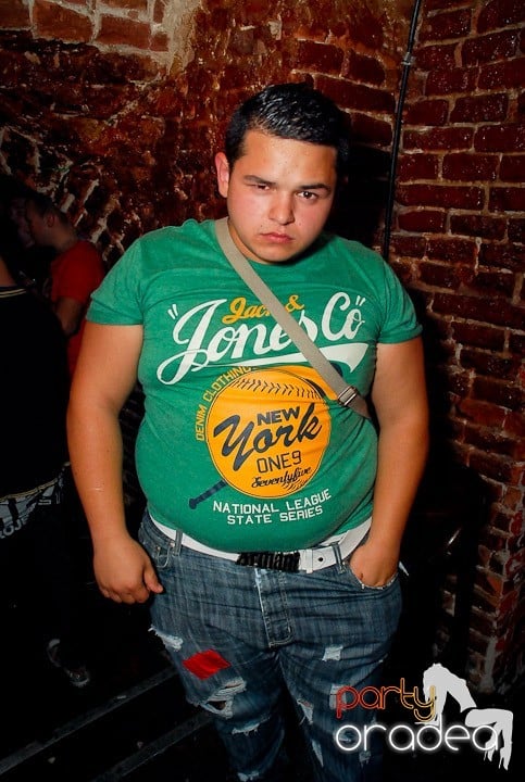 Petrecere cu ring de dans plin la Escape, 