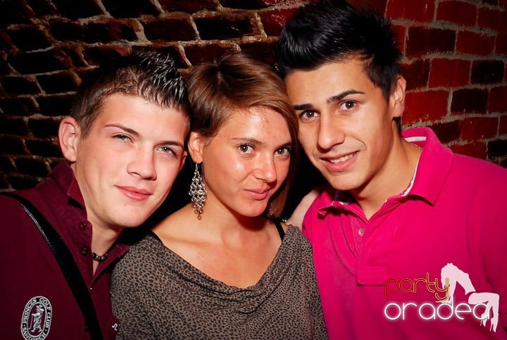 Petrecere cu ring de dans plin la Escape, 