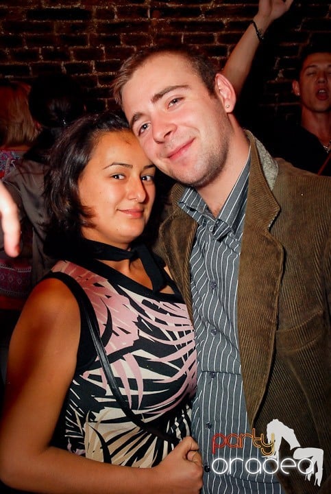 Petrecere cu ring de dans plin la Escape, 