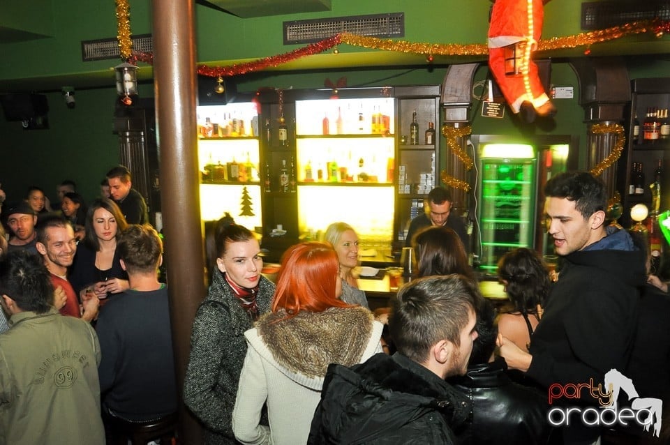 Petrecere cu Trupa West în Green Pub, Green Pub