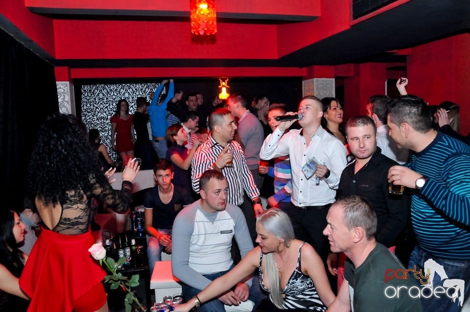 Petrecere de Crăciun în Club Life, 