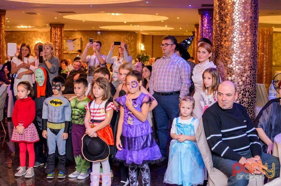 Petrecere de Halloween în Hotel Internaţional, Hotel Internaţional