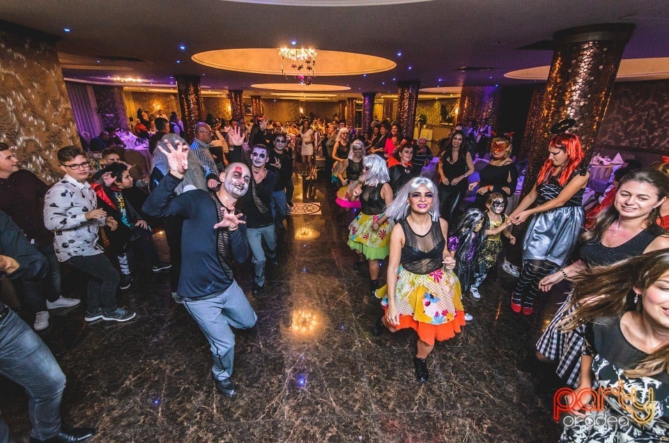 Petrecere de Halloween în Hotel Internaţional, Hotel Internaţional