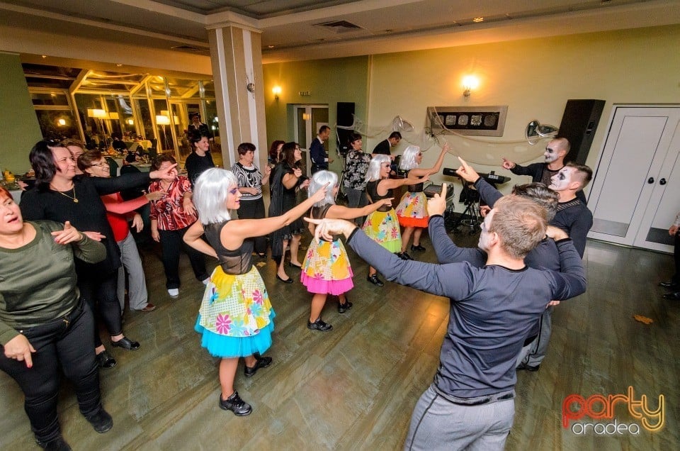 Petrecere de Halloween în Hotel Nufărul, Hotel Nufărul