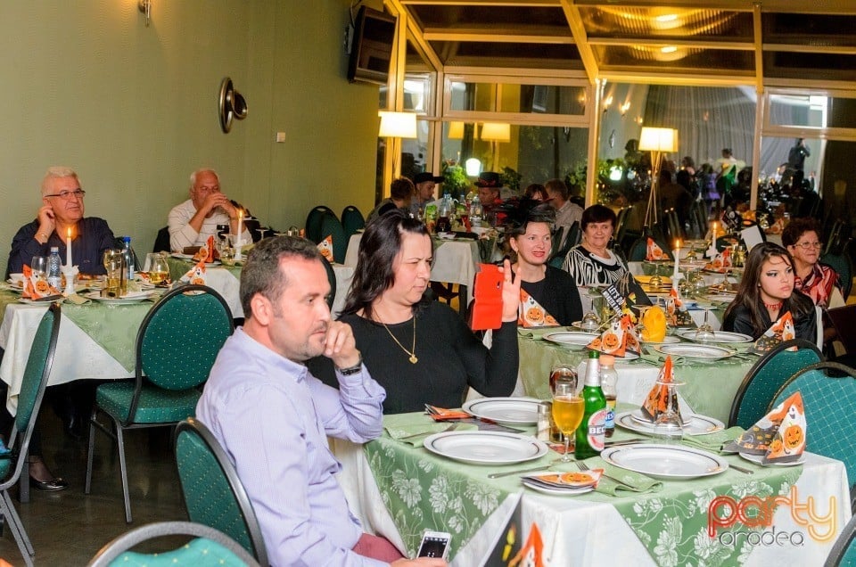 Petrecere de Halloween în Hotel Nufărul, Hotel Nufărul