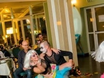 Petrecere de Halloween în Hotel Nufărul