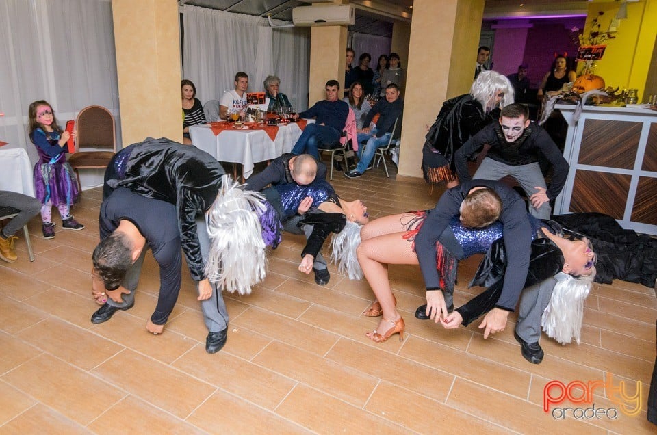 Petrecere de Halloween în Hotel Termal, Hotel Termal