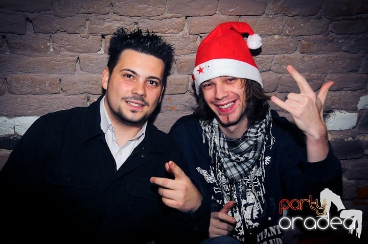 Petrecere de Moş Nicolae, Gekko-Bánya