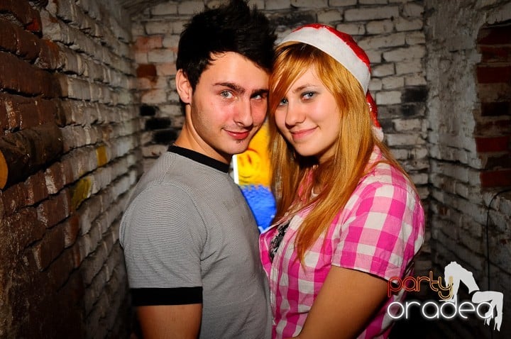 Petrecere de Moş Nicolae, Gekko-Bánya