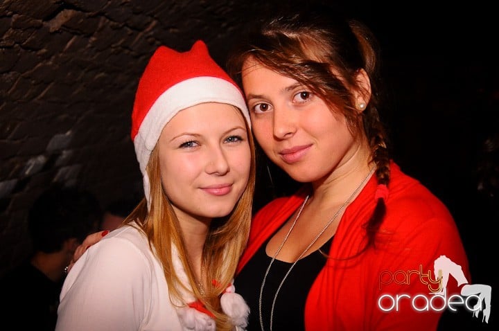 Petrecere de Moş Nicolae, Gekko-Bánya