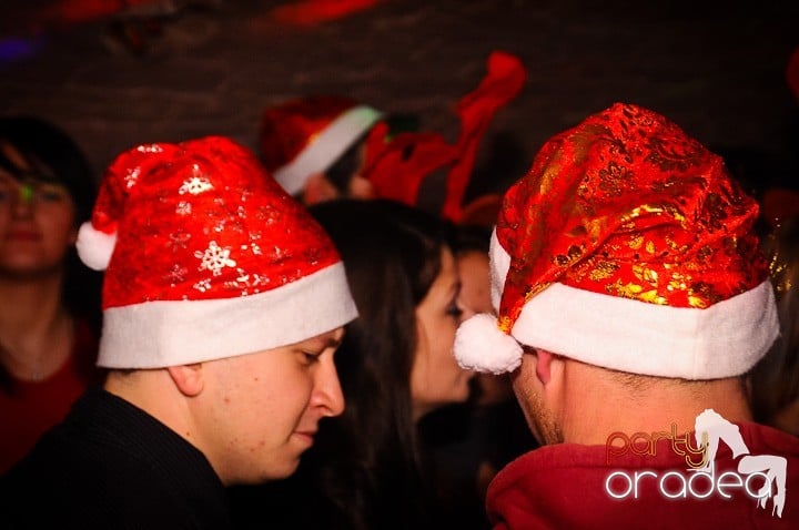 Petrecere de Moş Nicolae, Gekko-Bánya