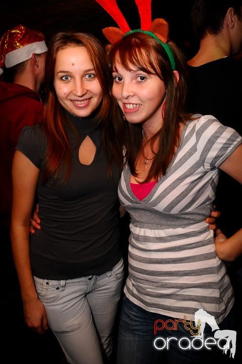 Petrecere de Moş Nicolae, Gekko-Bánya