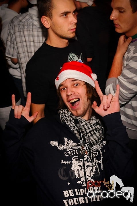 Petrecere de Moş Nicolae, Gekko-Bánya