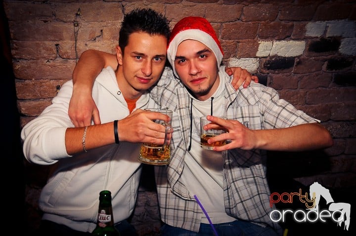 Petrecere de Moş Nicolae, Gekko-Bánya