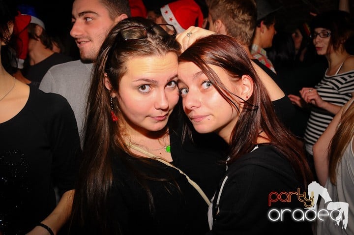 Petrecere de Moş Nicolae, Gekko-Bánya