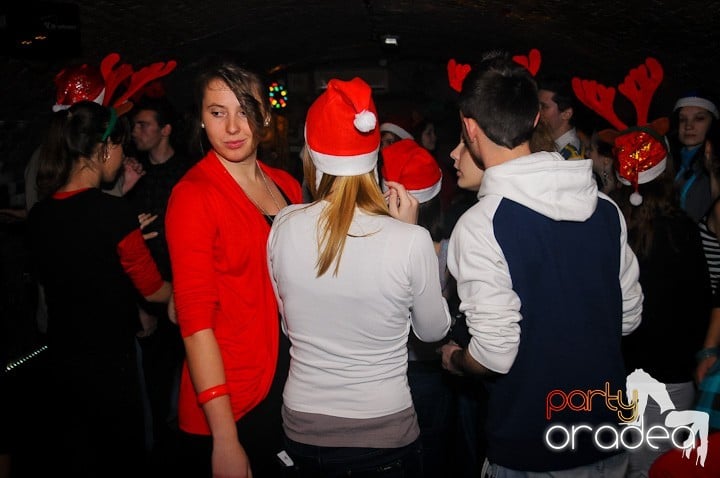 Petrecere de Moş Nicolae, Gekko-Bánya