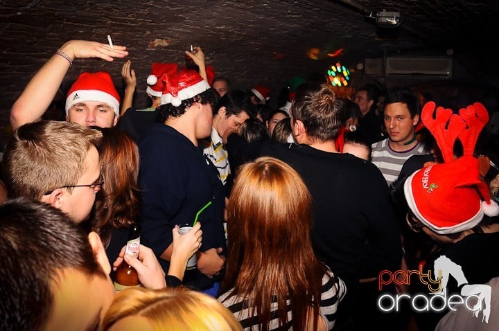 Petrecere de Moş Nicolae, Gekko-Bánya