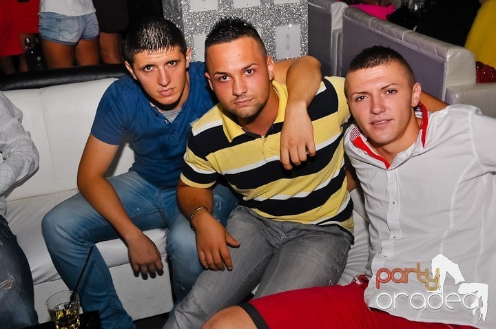 Petrecere de Petrecere în Life Club, 