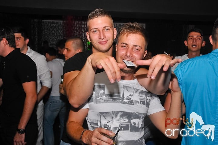 Petrecere de Petrecere în Life Club, 