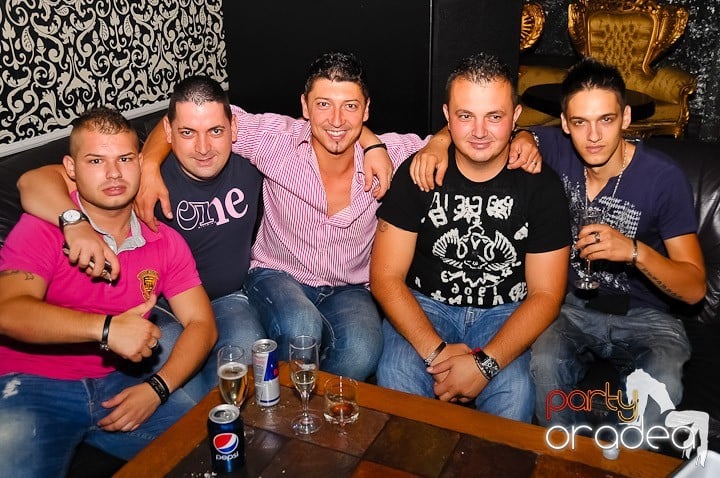 Petrecere de Petrecere în Life Club, 