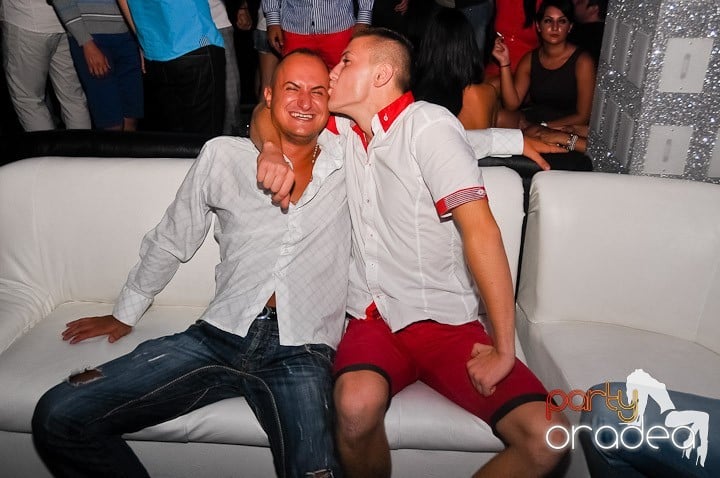 Petrecere de Petrecere în Life Club, 