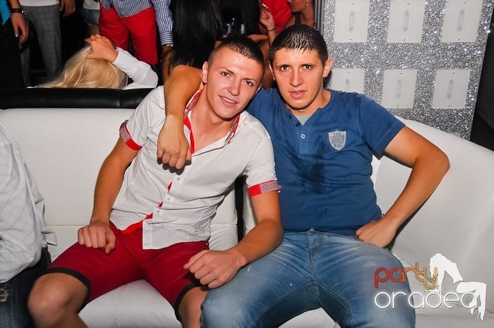 Petrecere de Petrecere în Life Club, 