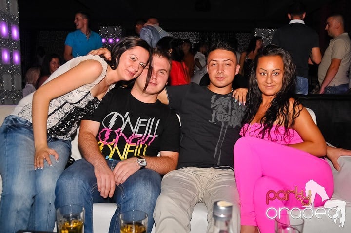 Petrecere de Petrecere în Life Club, 