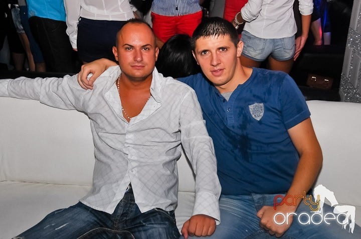 Petrecere de Petrecere în Life Club, 